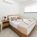 וילה Cleopatra's Luxury Retreat South Rhodes לקניה